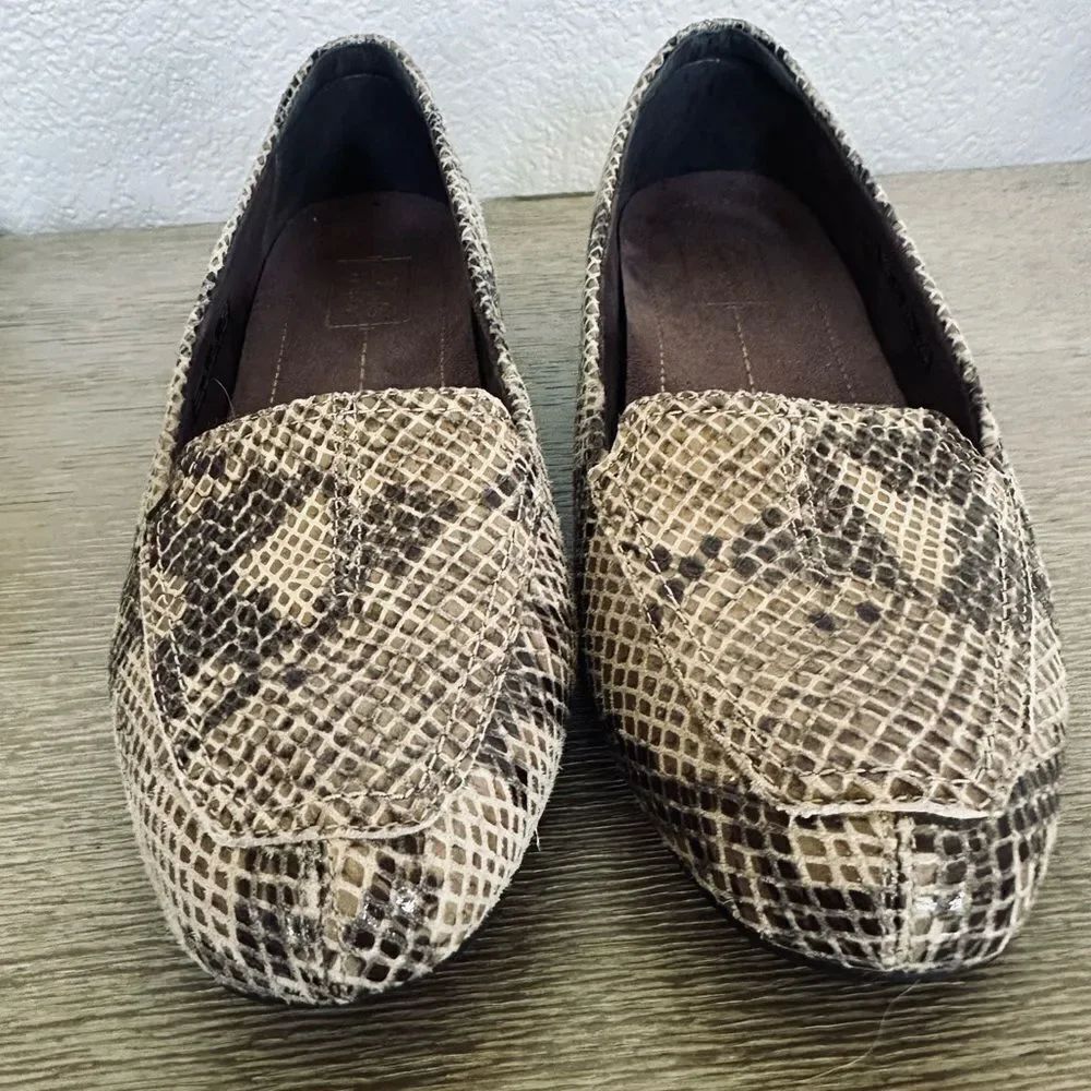 Clarks Snake Print Python Slip-On Shoes 9 - Picture 7 of 9